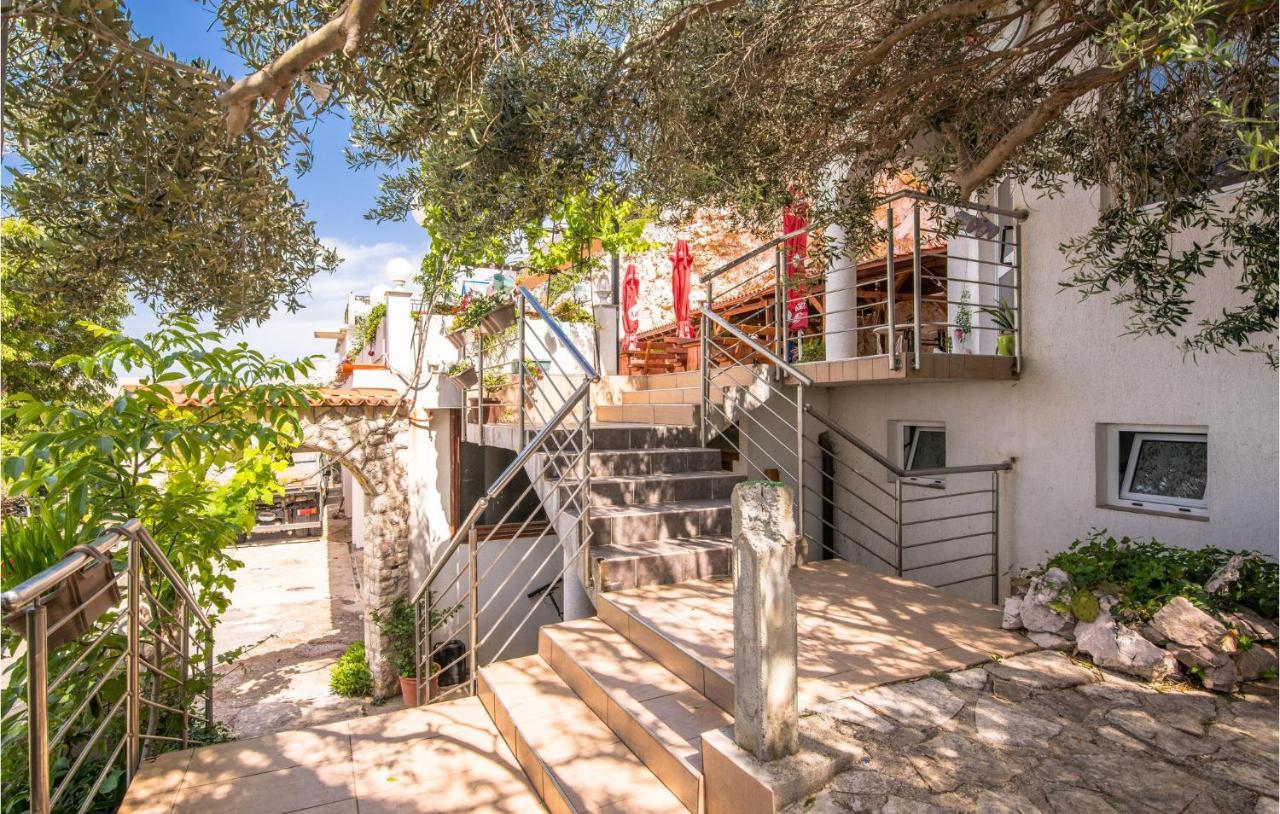 Lovely Apartment In Stara Baska 1 With Kitchen Stara Baška Exterior foto